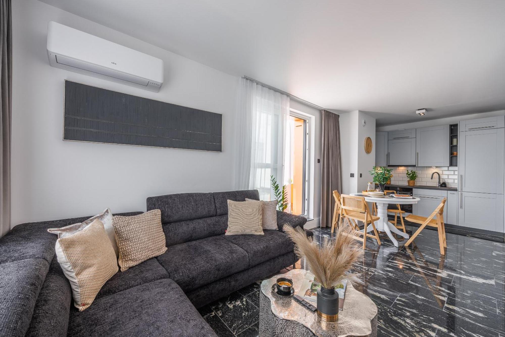 Emihouse Riverside Premium Apartments & Free Parking Жешув Экстерьер фото